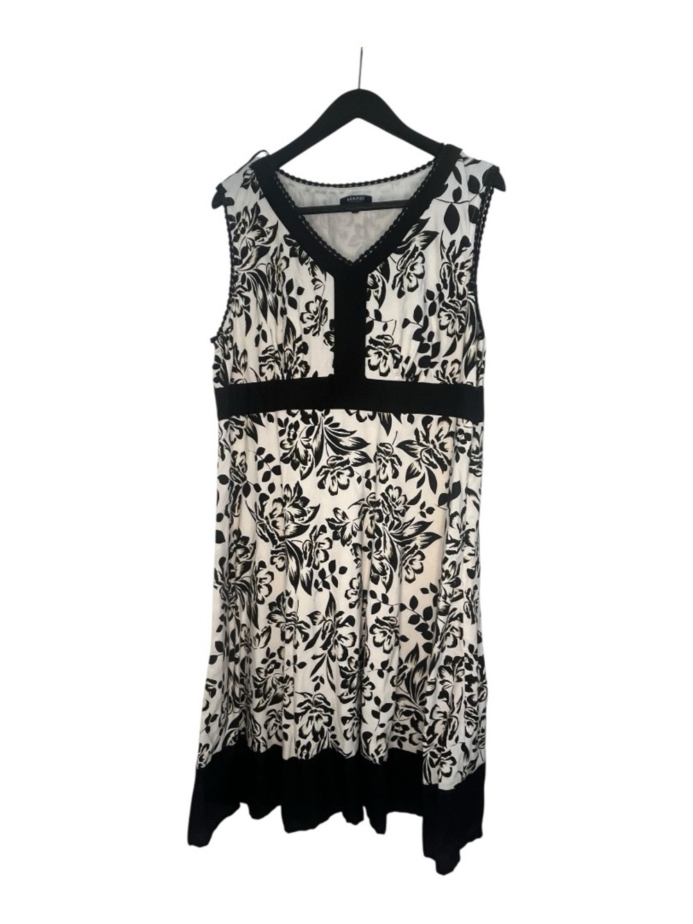 Black & White Floral V-Neck Midi Dress with Waistband